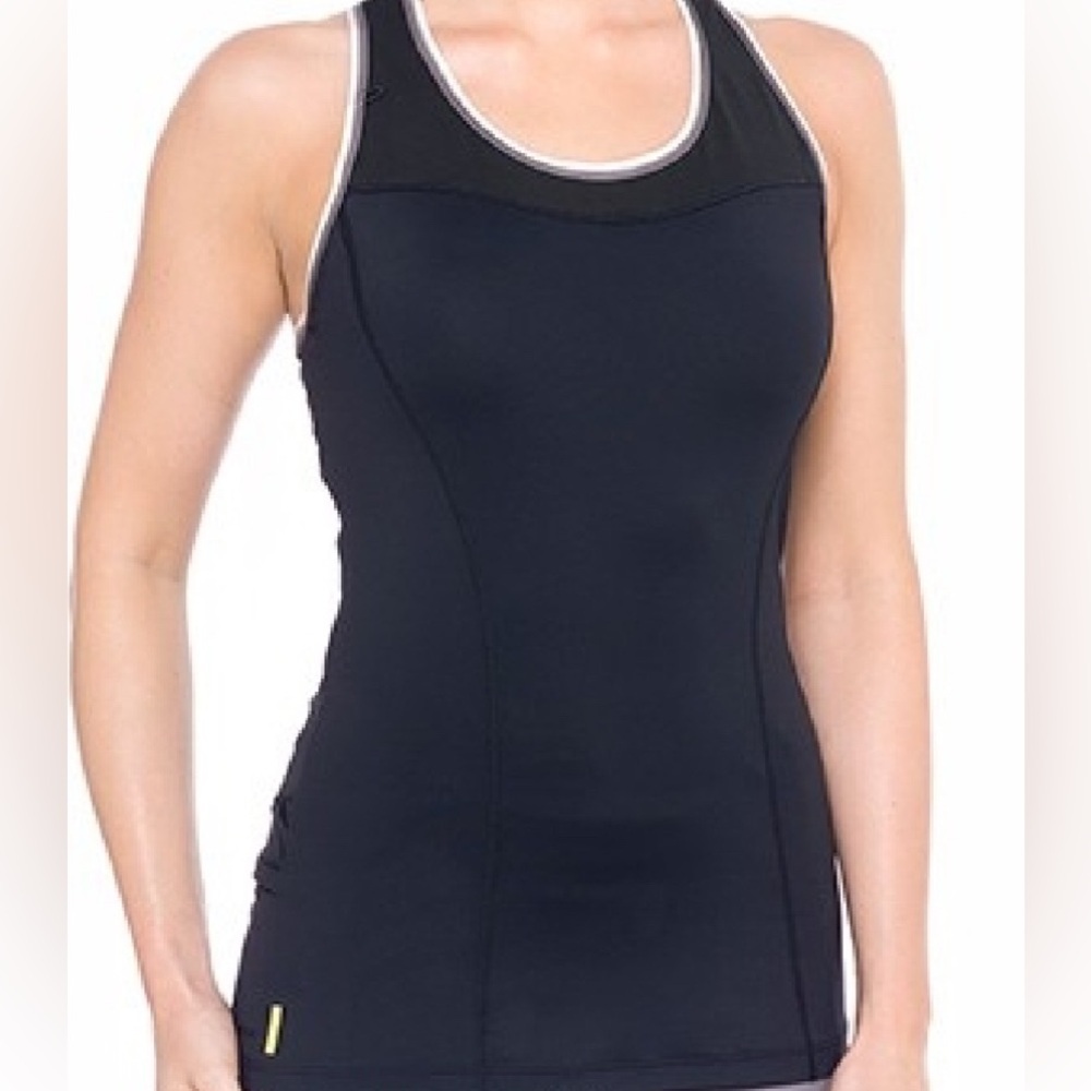 Lolë athletic racer back tank top black with secret pocket‎